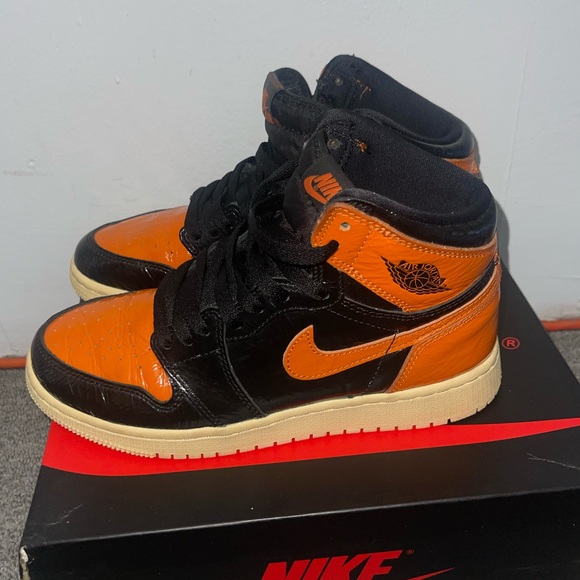Shattered backboards air Jordan retro 1 - Picture 5 of 8